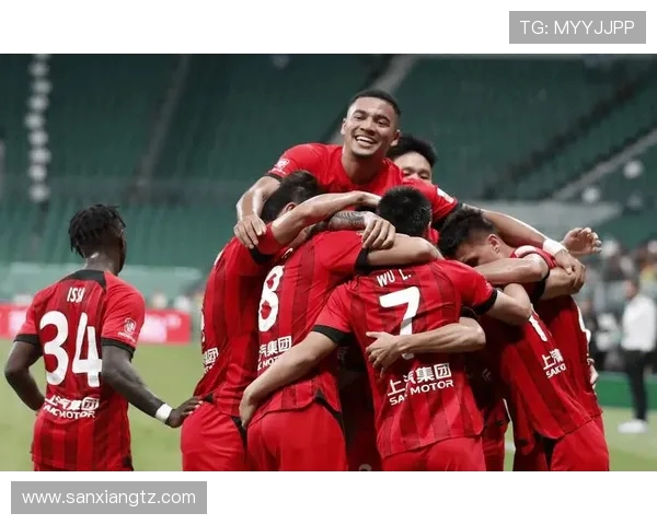 上海海港与对手激战再起 赛季冲刺关键战提前预热
