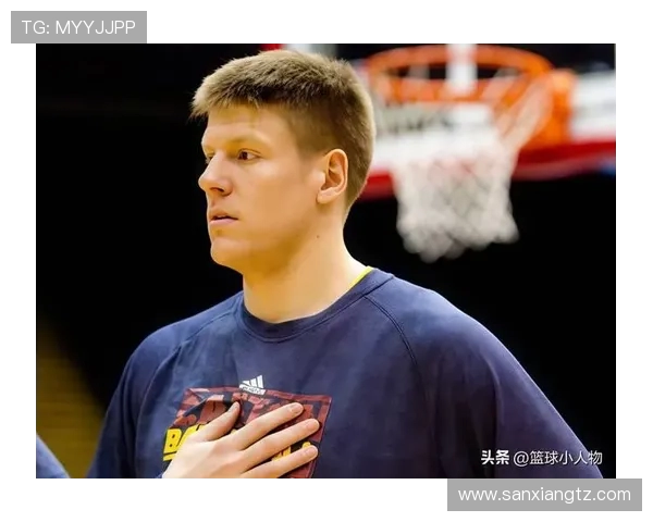 《篮球场上的巨星风采：揭秘那些改变比赛的顶级运动员与传奇时刻》