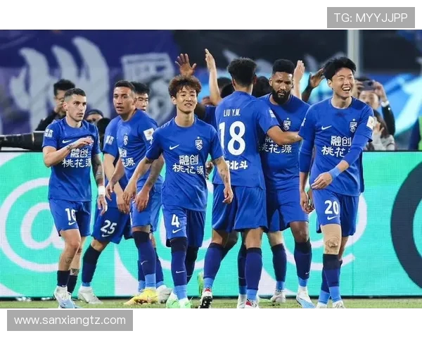 武汉三镇激战升级 踏上赛场全力争胜展开巅峰对决